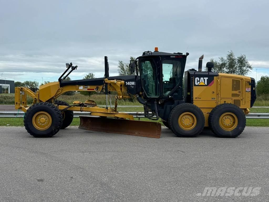CAT 140M2 Tiehöylät