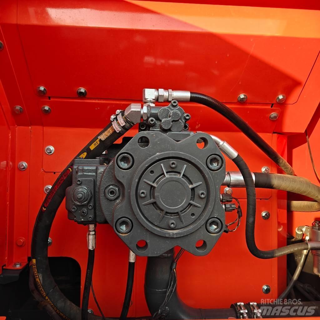 Doosan DX300LC-9C Telakaivukoneet