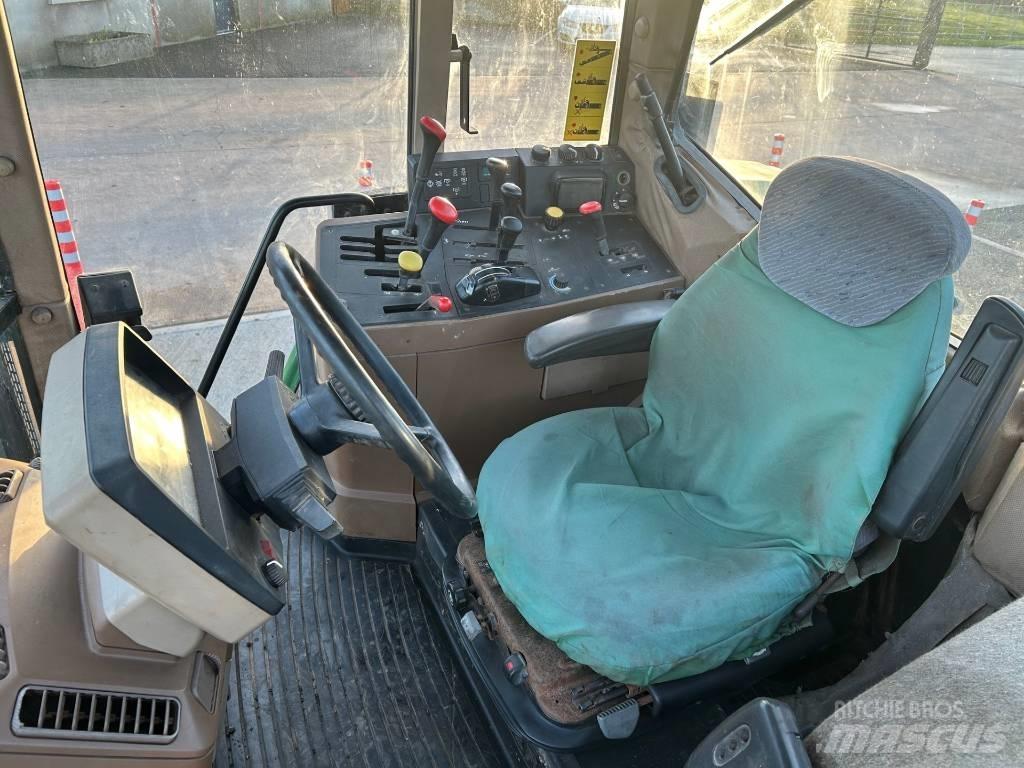 John Deere 6800 Traktorit