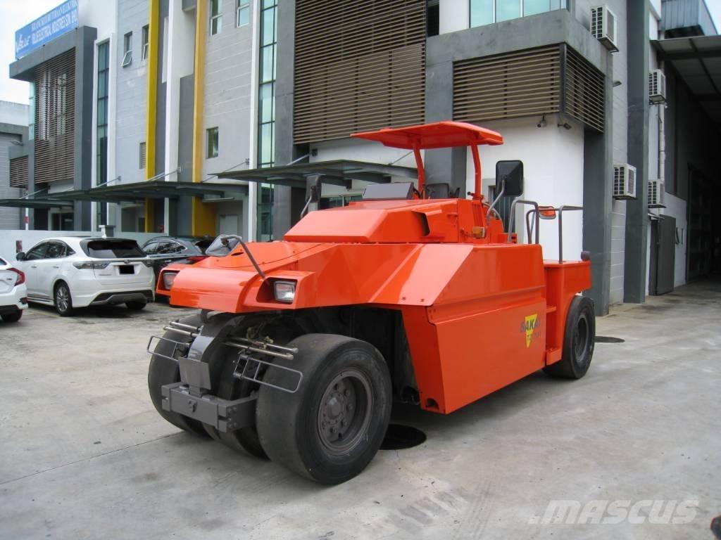 Sakai TZ 701 Kumipyöräjyrät