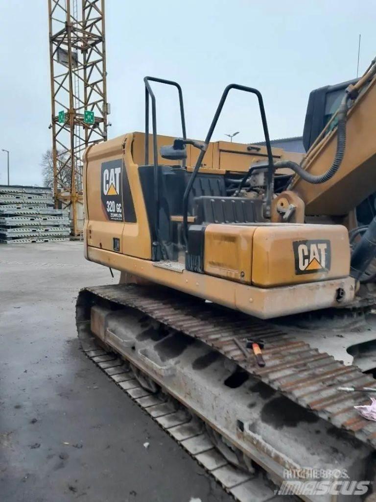 CAT 320 Telakaivukoneet