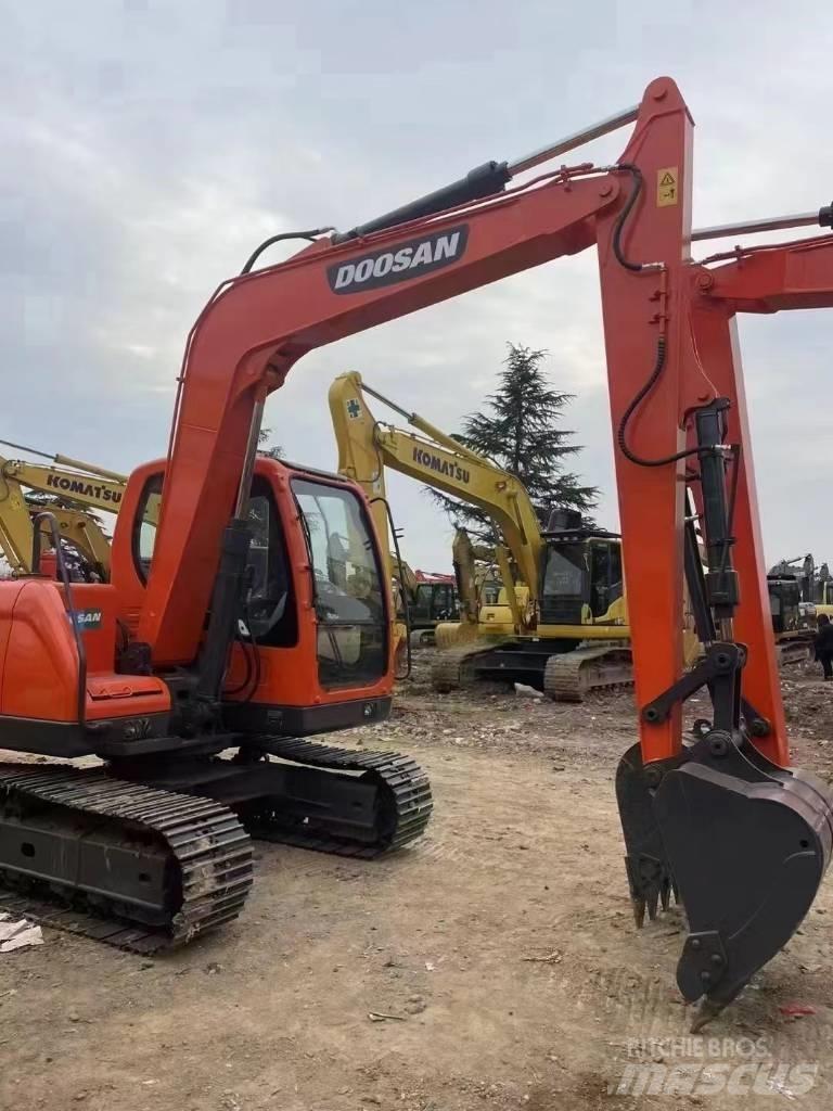 Doosan DX 80 Midikaivukoneet 7t - 12t