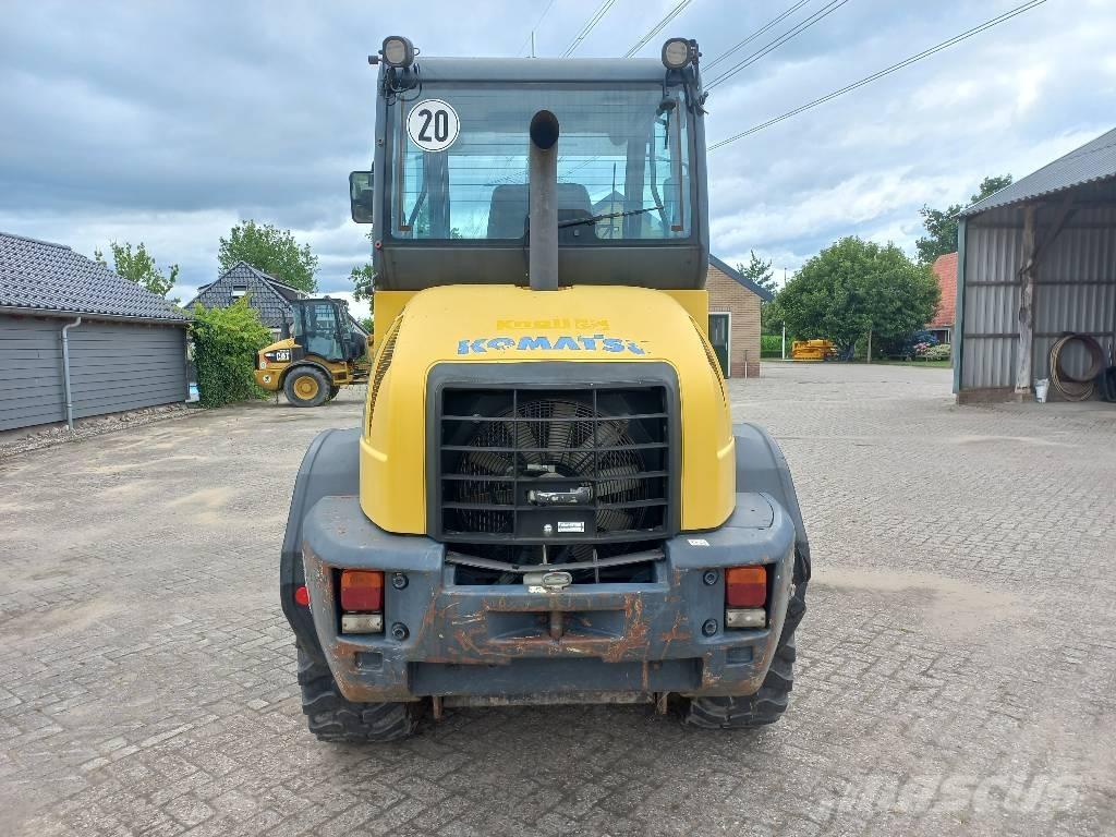 Komatsu WA 80-6 Pyöräkuormaajat