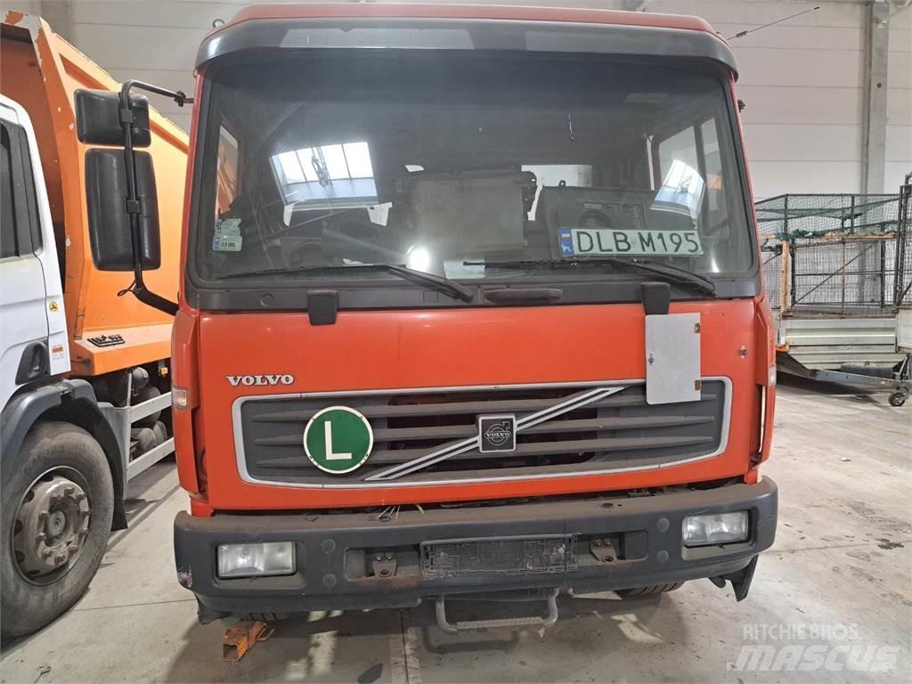 Volvo FL6 220 Vetopöytäautot