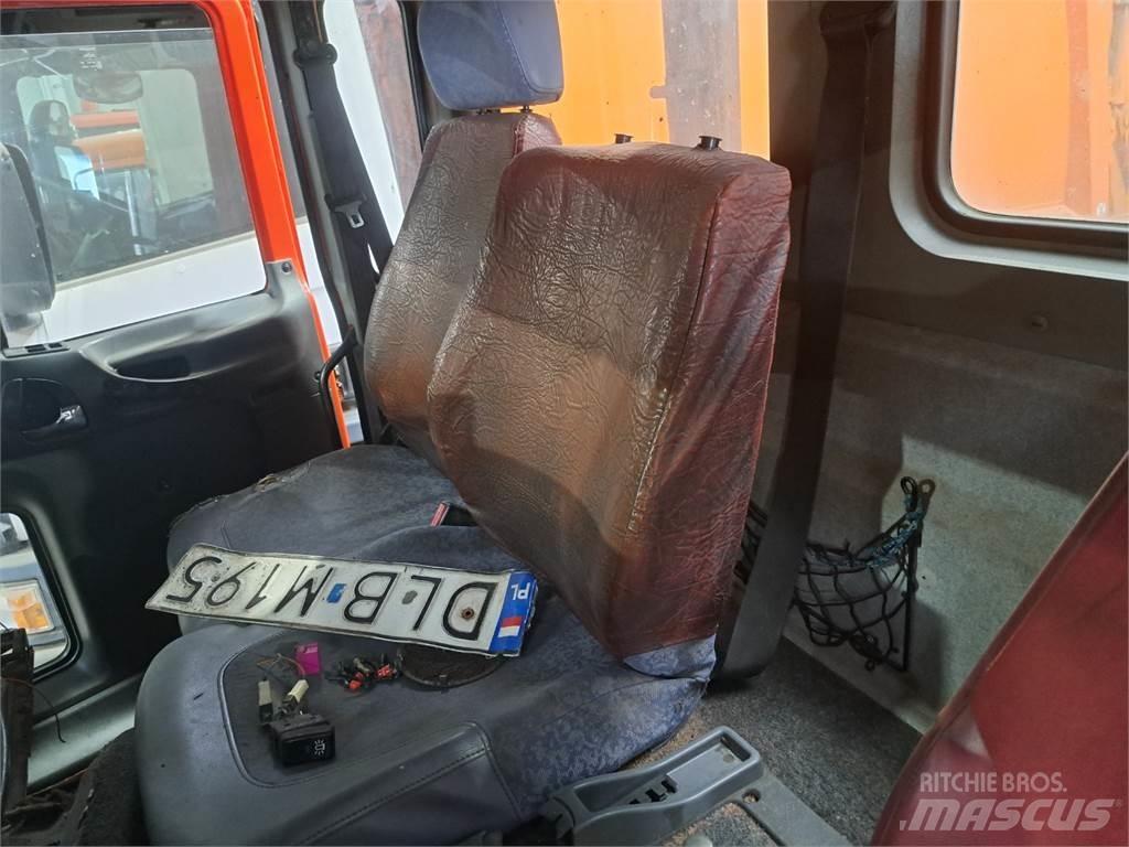 Volvo FL6 220 Vetopöytäautot