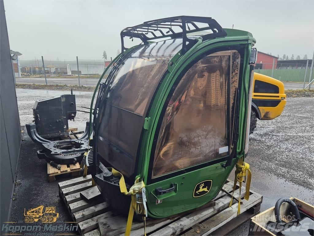 John Deere 1270G Ohjaamo ja sisusta