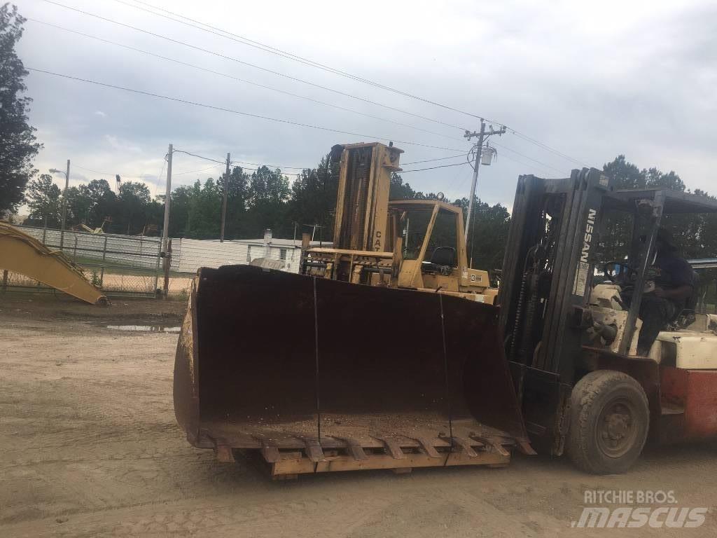 CAT loader Kauhat