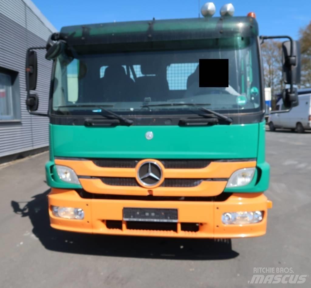 Mercedes-Benz 822 L Lava-autot