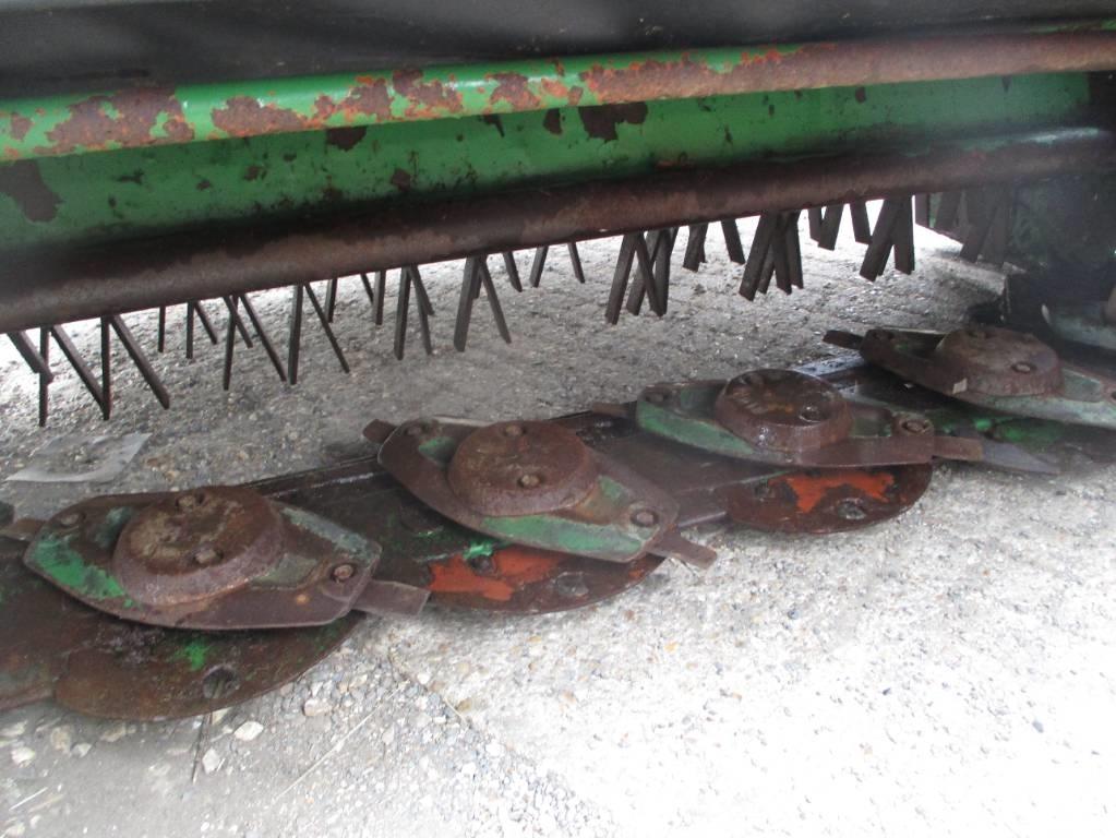John Deere 324 A Niittomurskaimet