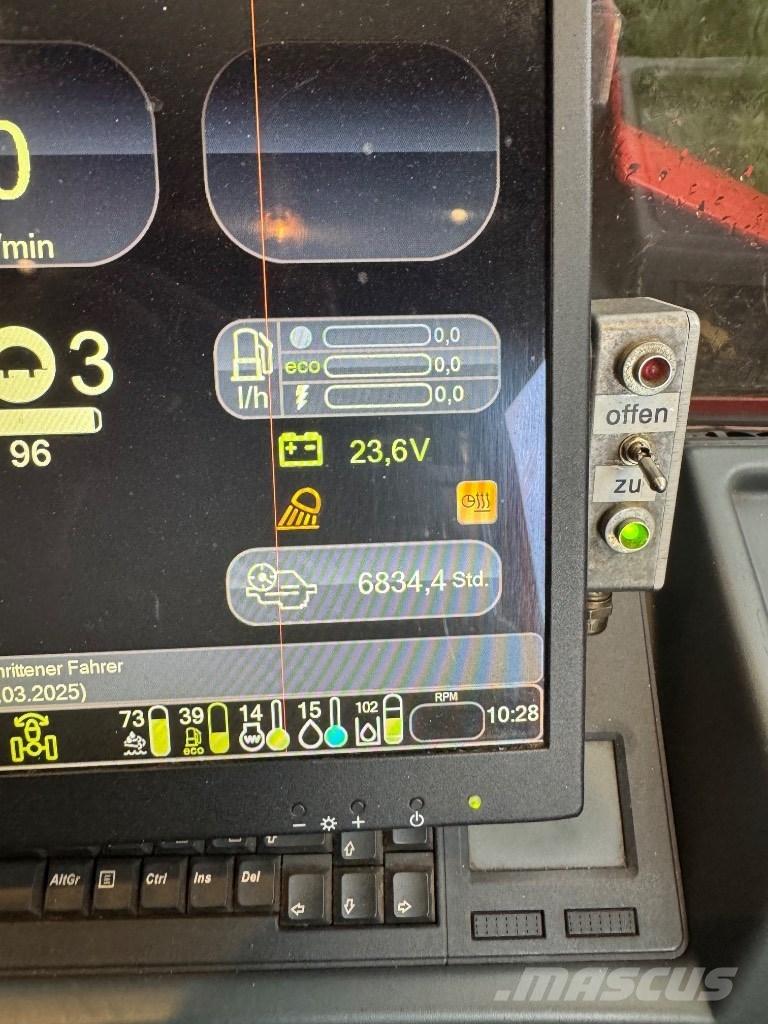 Komatsu 875 Kuormatraktorit