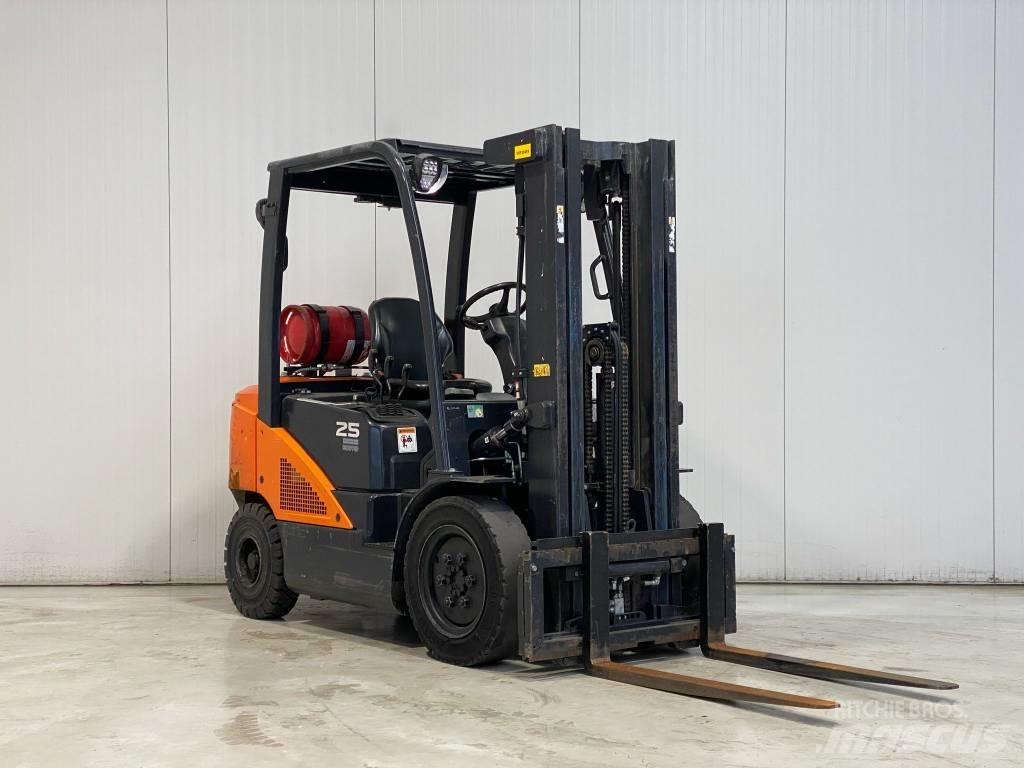 Doosan G25N-7 Nestekaasutrukit