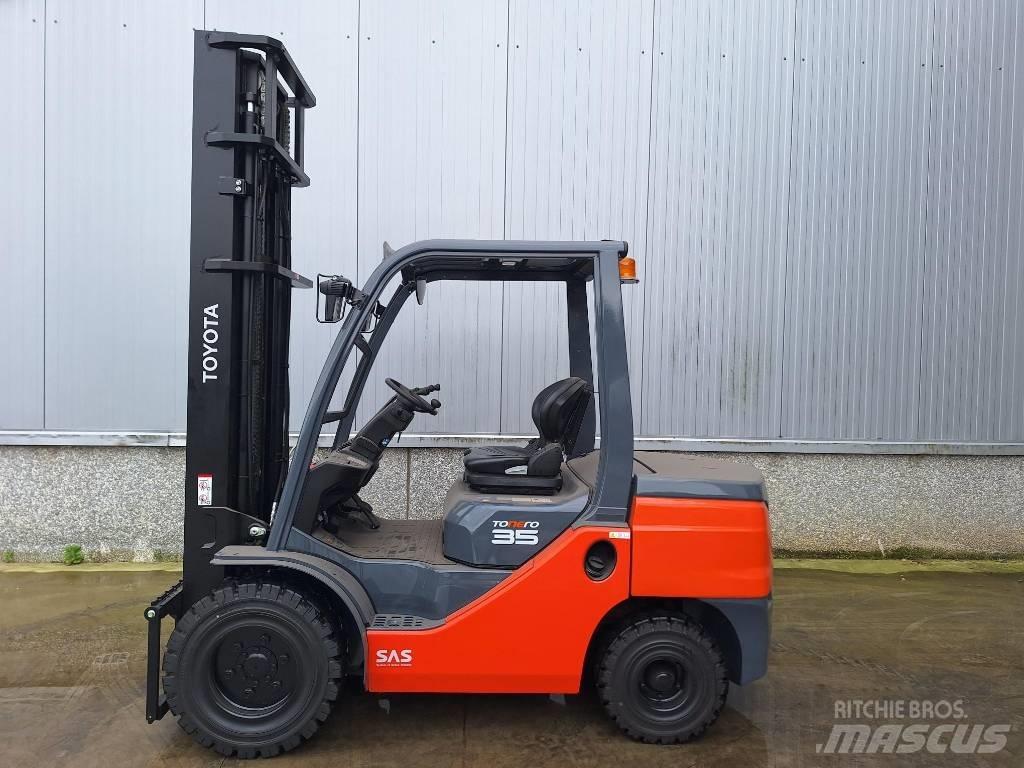 Toyota 52-2 FD JF 35 Dieseltrukit