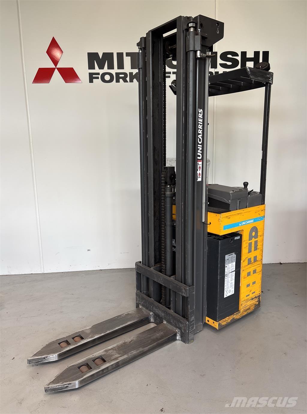 Atlet ASN200 Ajettavat pinoamisvaunut