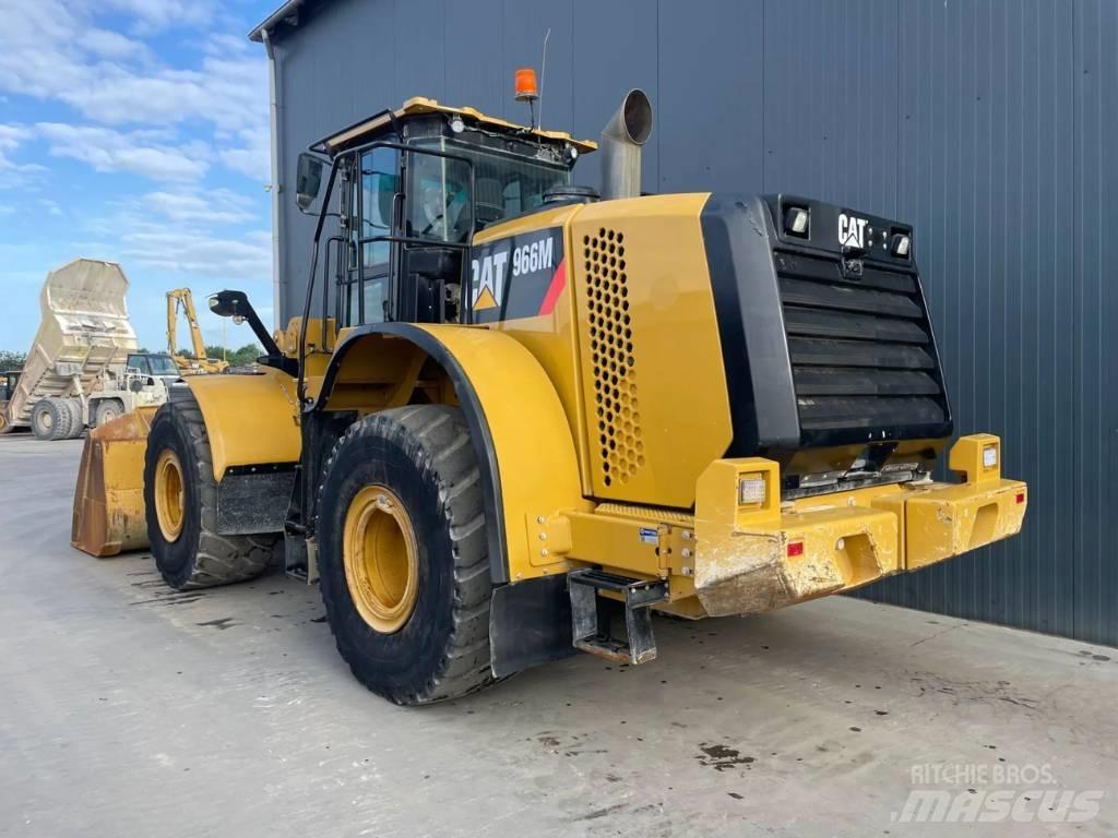 CAT 966M Pyöräkuormaajat