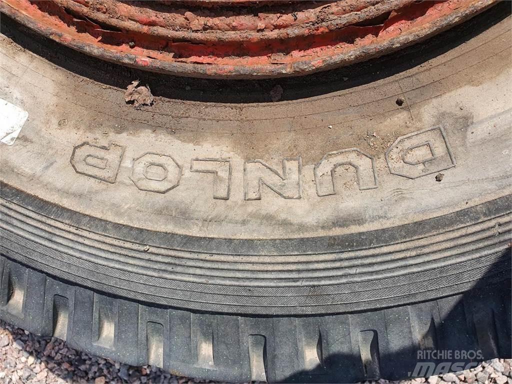 Dunlop 10.00-20 Renkaat ja vanteet