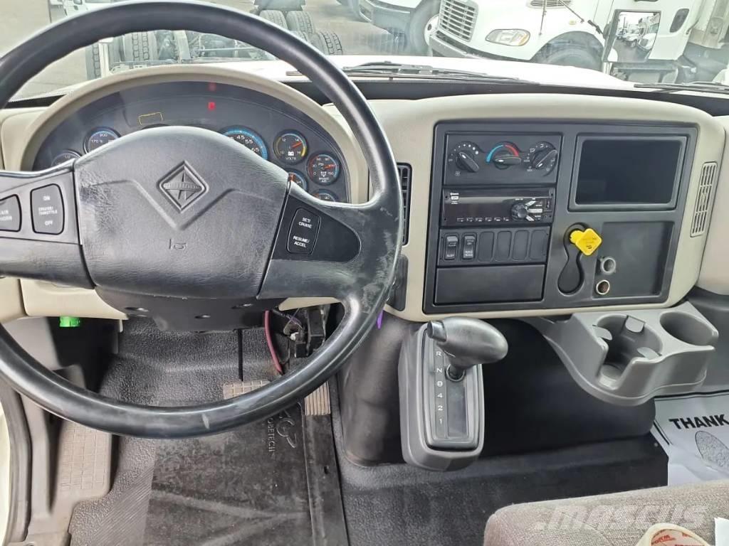 International 4300 Juomien jakeluautot