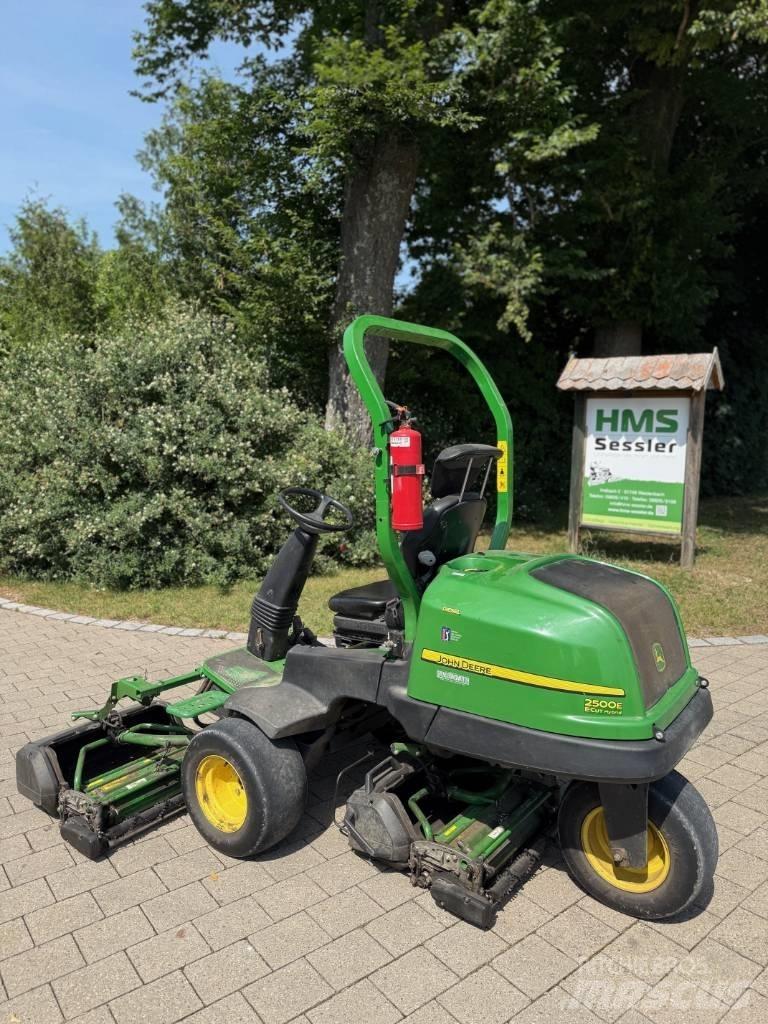 John Deere 2500 E Greenikoneet
