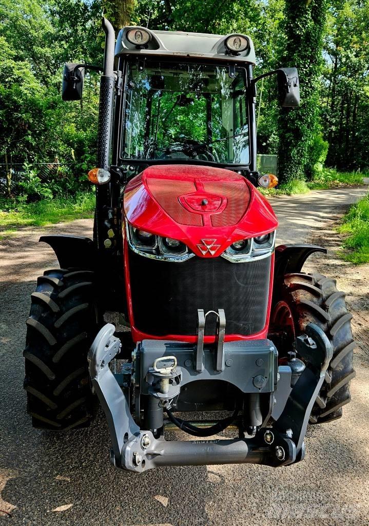 Massey Ferguson 3707 Traktorit