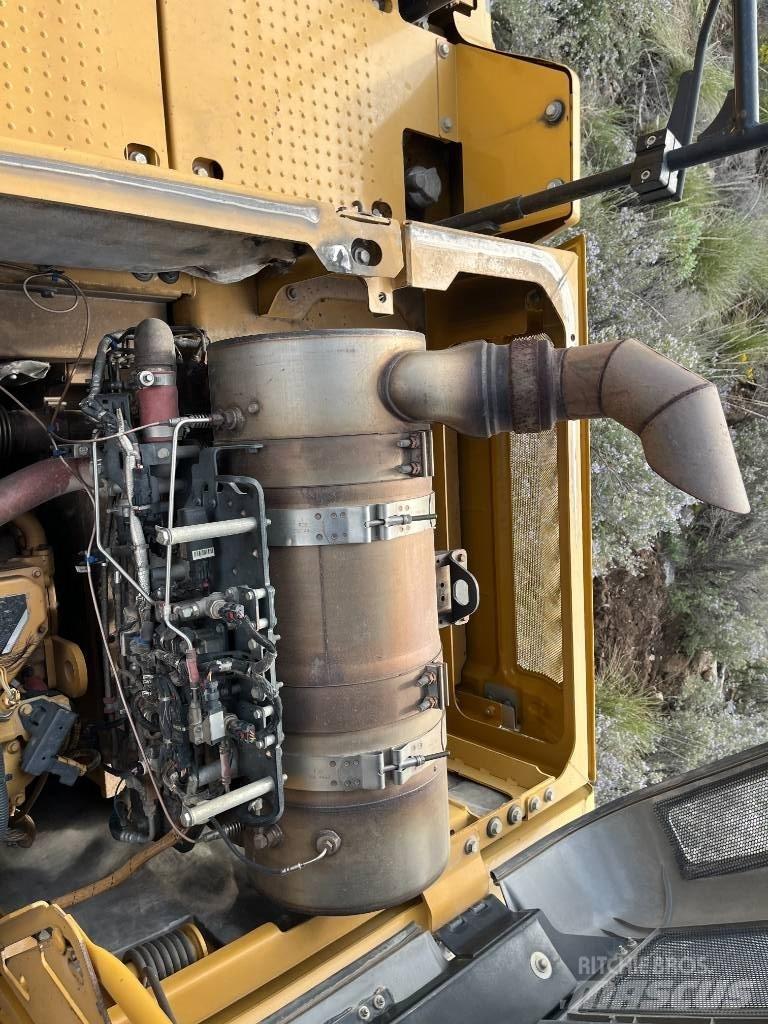 CAT 329 E Telakaivukoneet