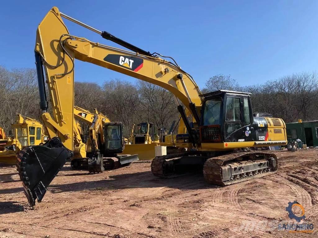 CAT 325 D Telakaivukoneet