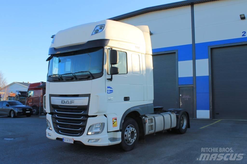 DAF XF 440 Vetopöytäautot