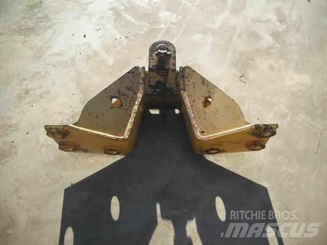 Komatsu D65EX PX Telaketjupuskutraktorit