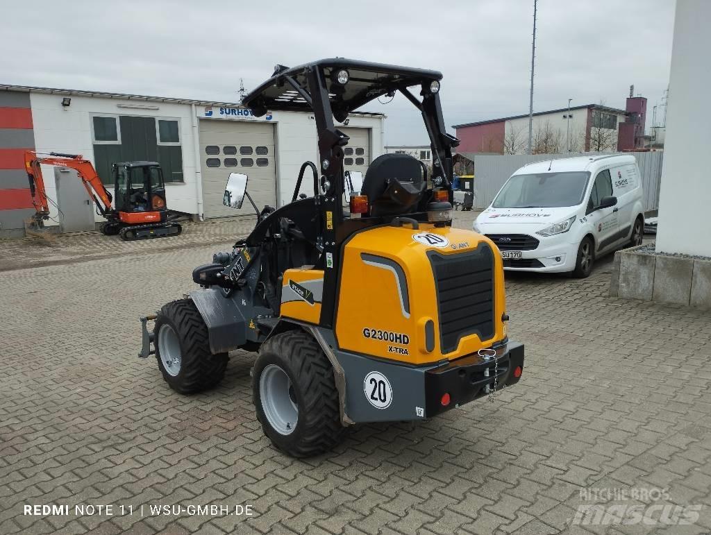 GiANT G2300 Xtra HD Liukuohjatut kuormaajat