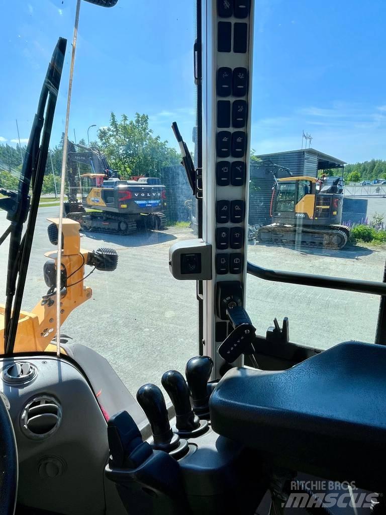 Volvo L 120 H Pyöräkuormaajat