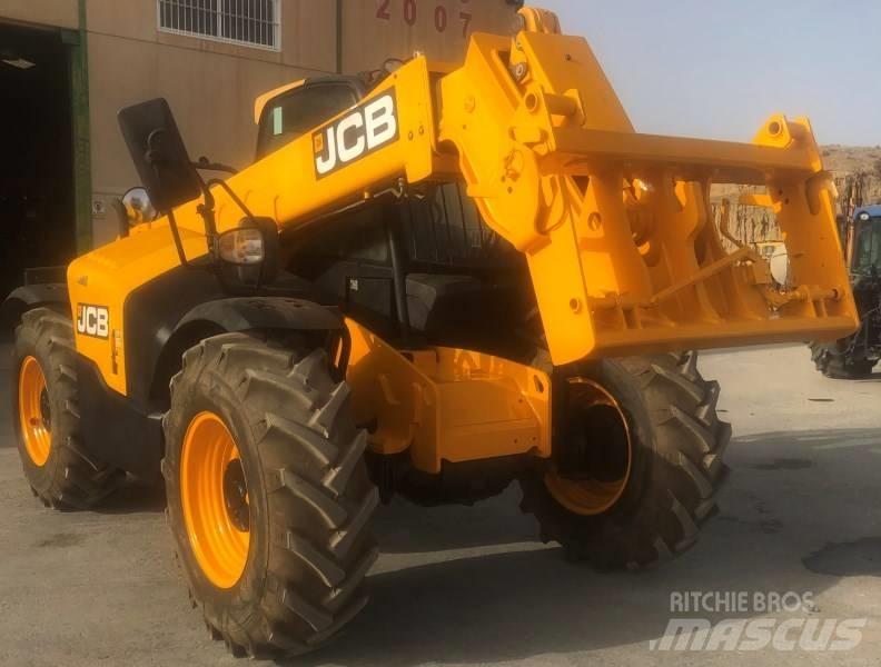 JCB 531-70 Maatalouskurottajat