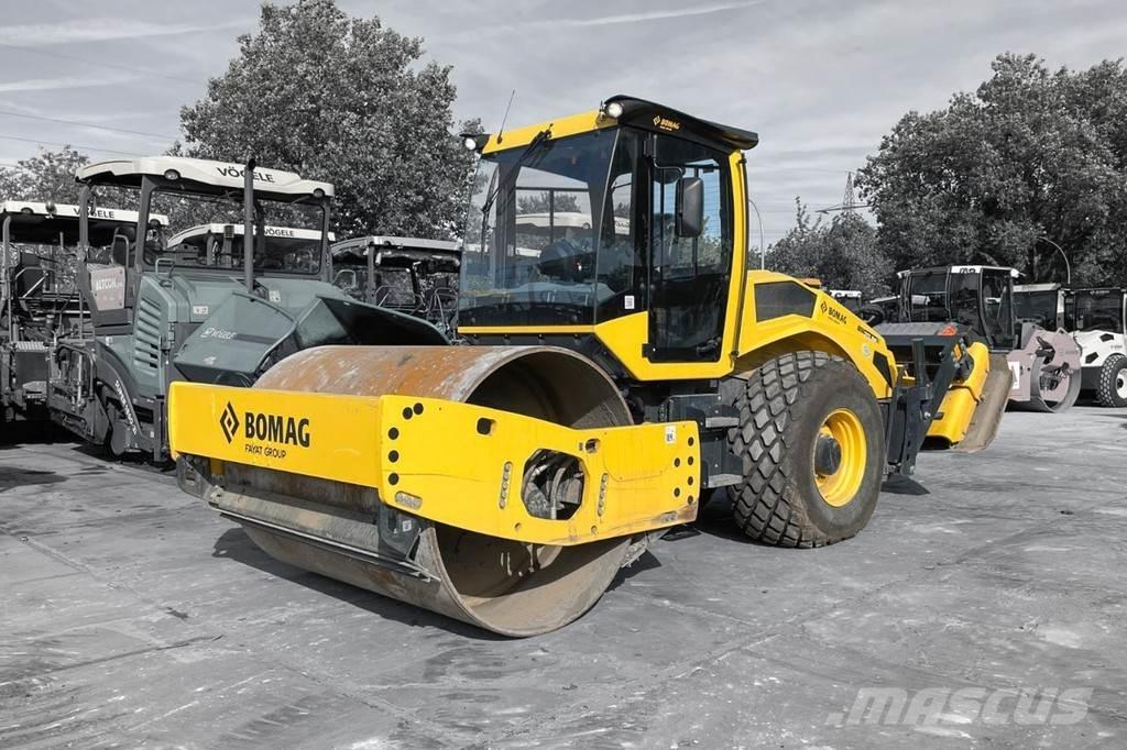 Bomag BW 213 D-5 Yksivalssijyrät