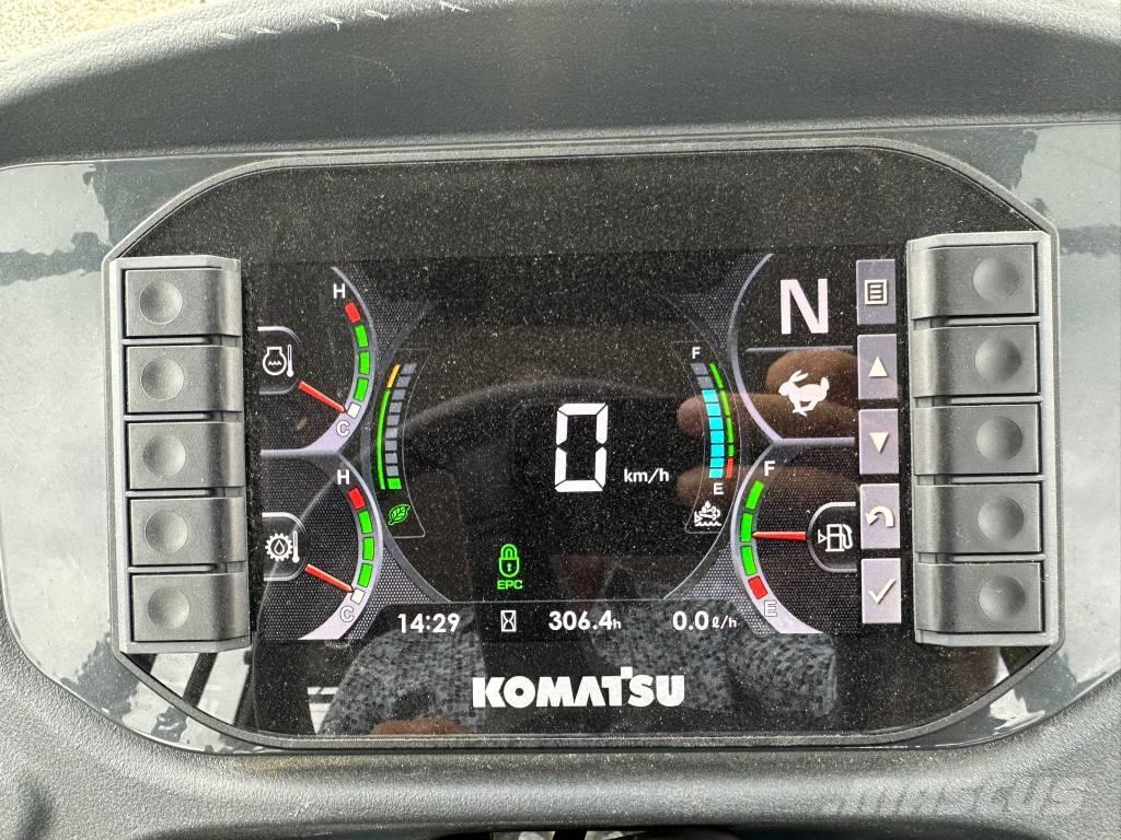 Komatsu WA 100 Pyöräkuormaajat