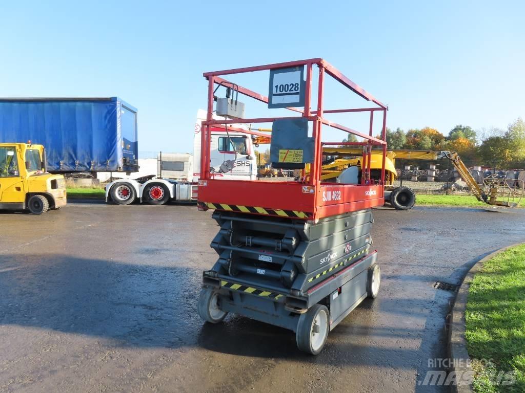 SkyJack SJ III 4632 Saksilavat