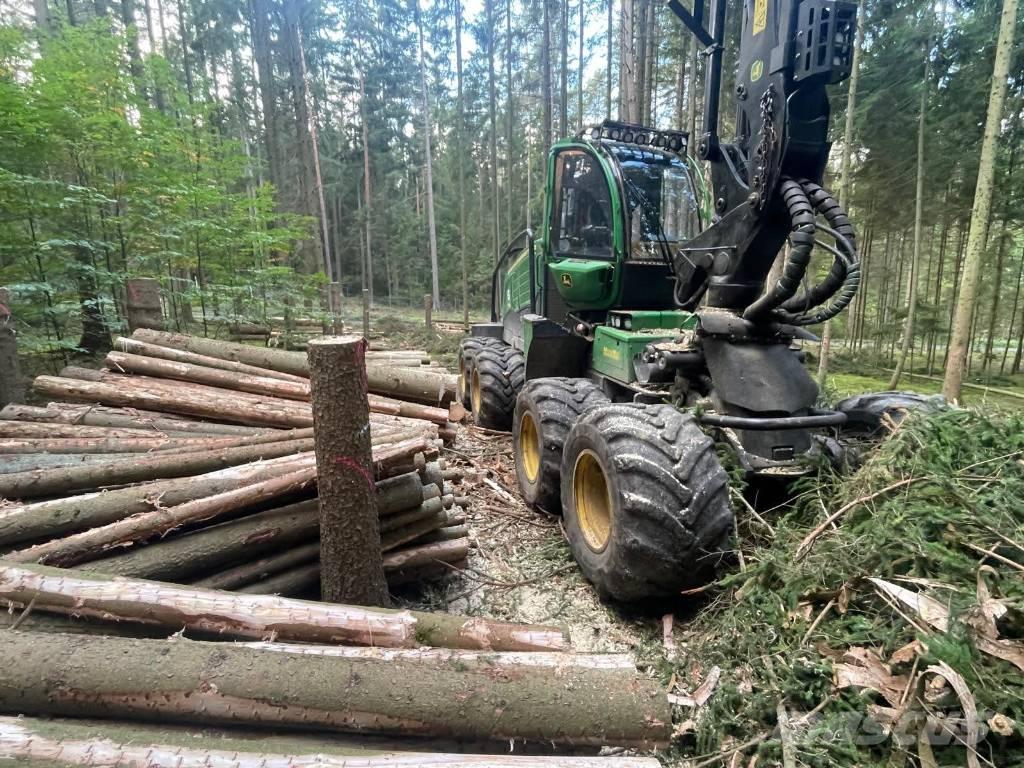 John Deere 1270 G Harvesterit
