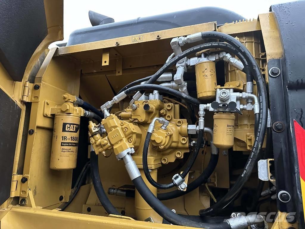 CAT 330D2 Telakaivukoneet