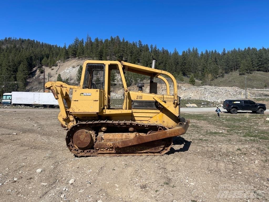 DEERE 850 Telaketjupuskutraktorit