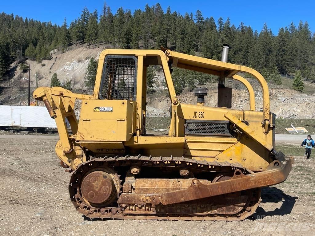 DEERE 850 Telaketjupuskutraktorit