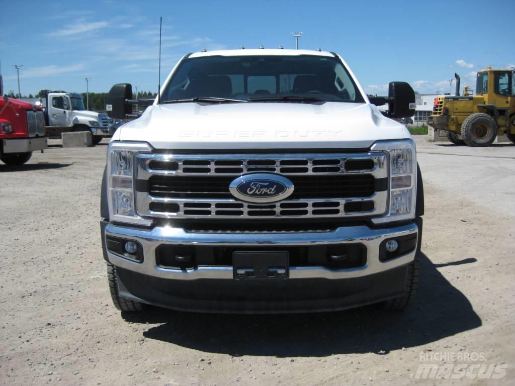 Ford F 550 Vetopöytäautot