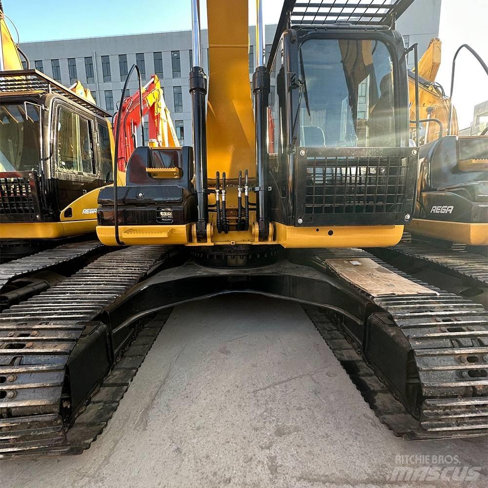 CAT 323 D Telakaivukoneet