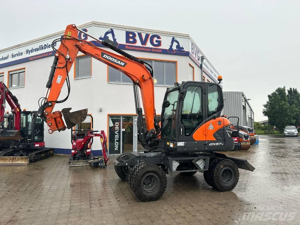 Doosan DX 57 W-5 Pyöräkaivukoneet
