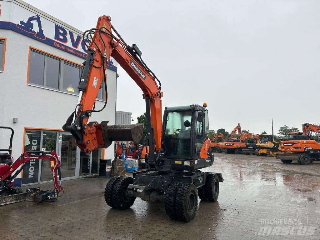 Doosan DX 57 W-5 Pyöräkaivukoneet