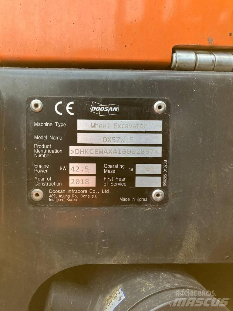 Doosan DX 57 W-5 Pyöräkaivukoneet