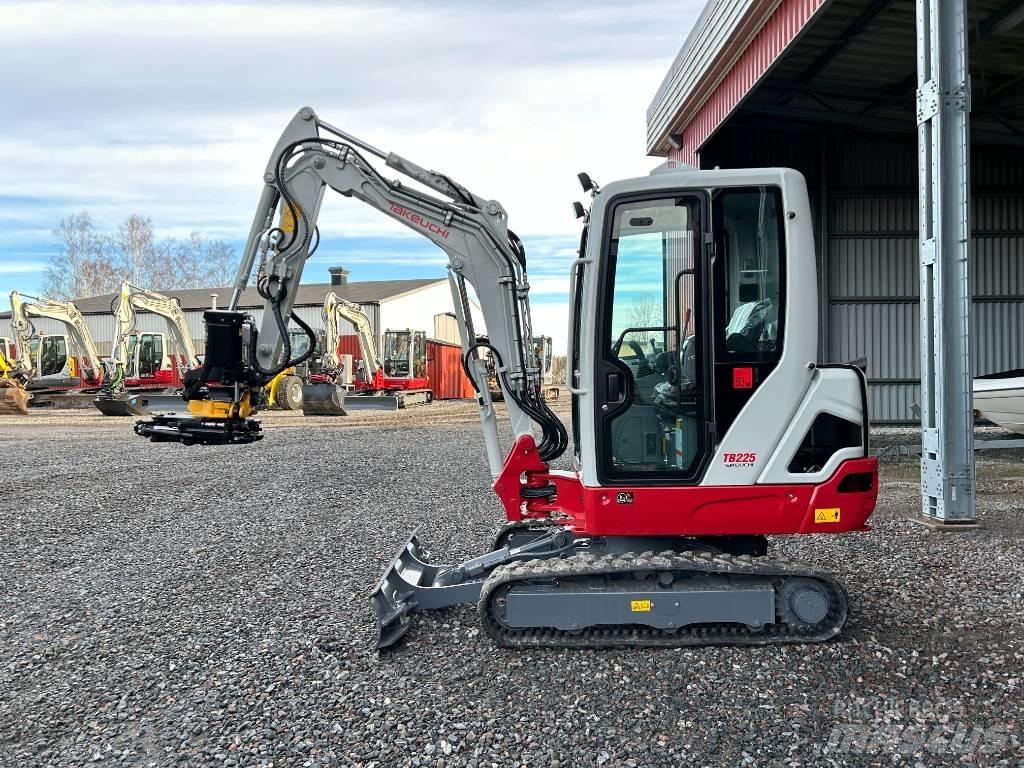Takeuchi TB225 Minikaivukoneet < 7t