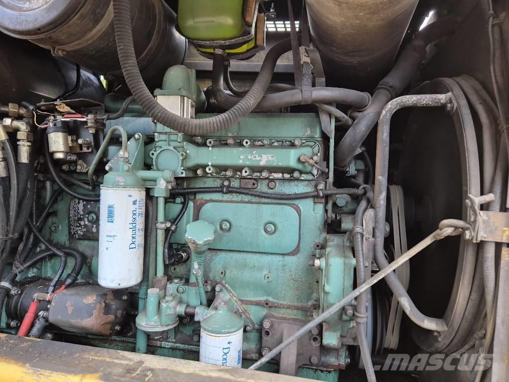 Volvo L 120 B Pyöräkuormaajat