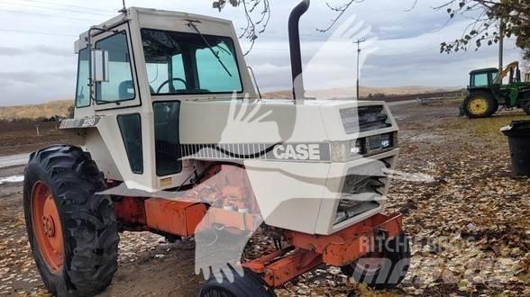 J I Case 2290 Traktorit