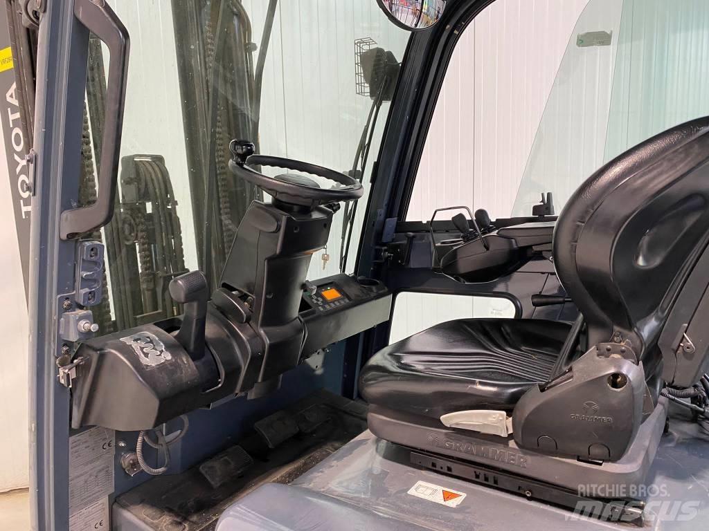 Toyota 8FBMT25 Sähkötrukit