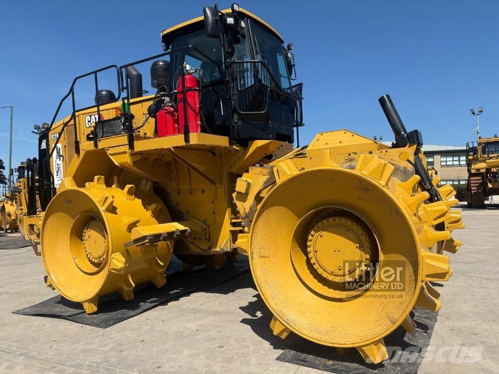 CAT 826 Kaatopaikkajyrät