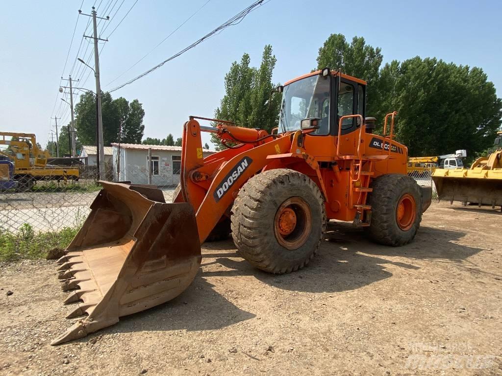 Doosan DL503 Kaivurikuormaajat