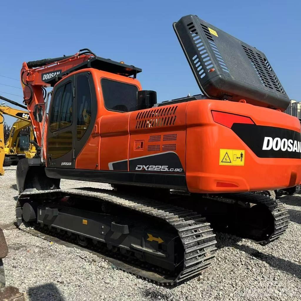 Doosan 225LC-9c Telakaivukoneet