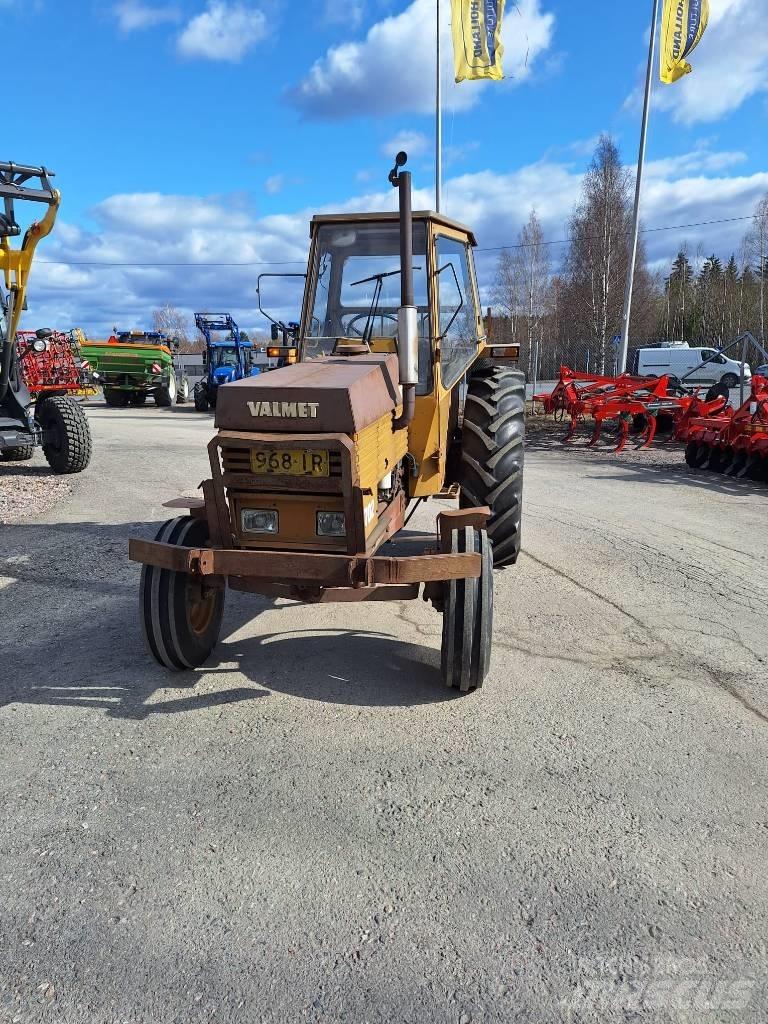 Valmet 702 Traktorit