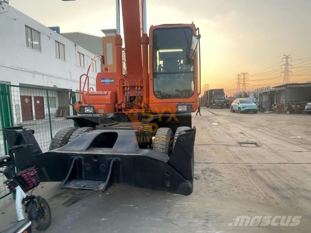 Doosan DH210W-7 Pyöräkaivukoneet